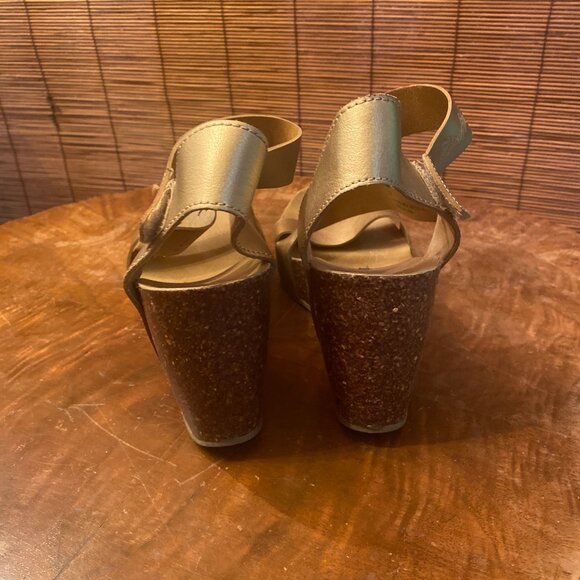 Blowfish Gold Strappy Wedges Size 9 EUC - Picture 5 of 8